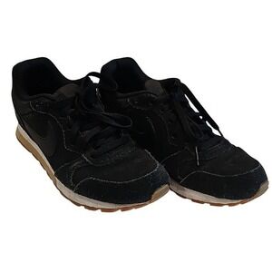 Nike 9.5 Womens Tennis Shoes MD Suede Leather Running Size